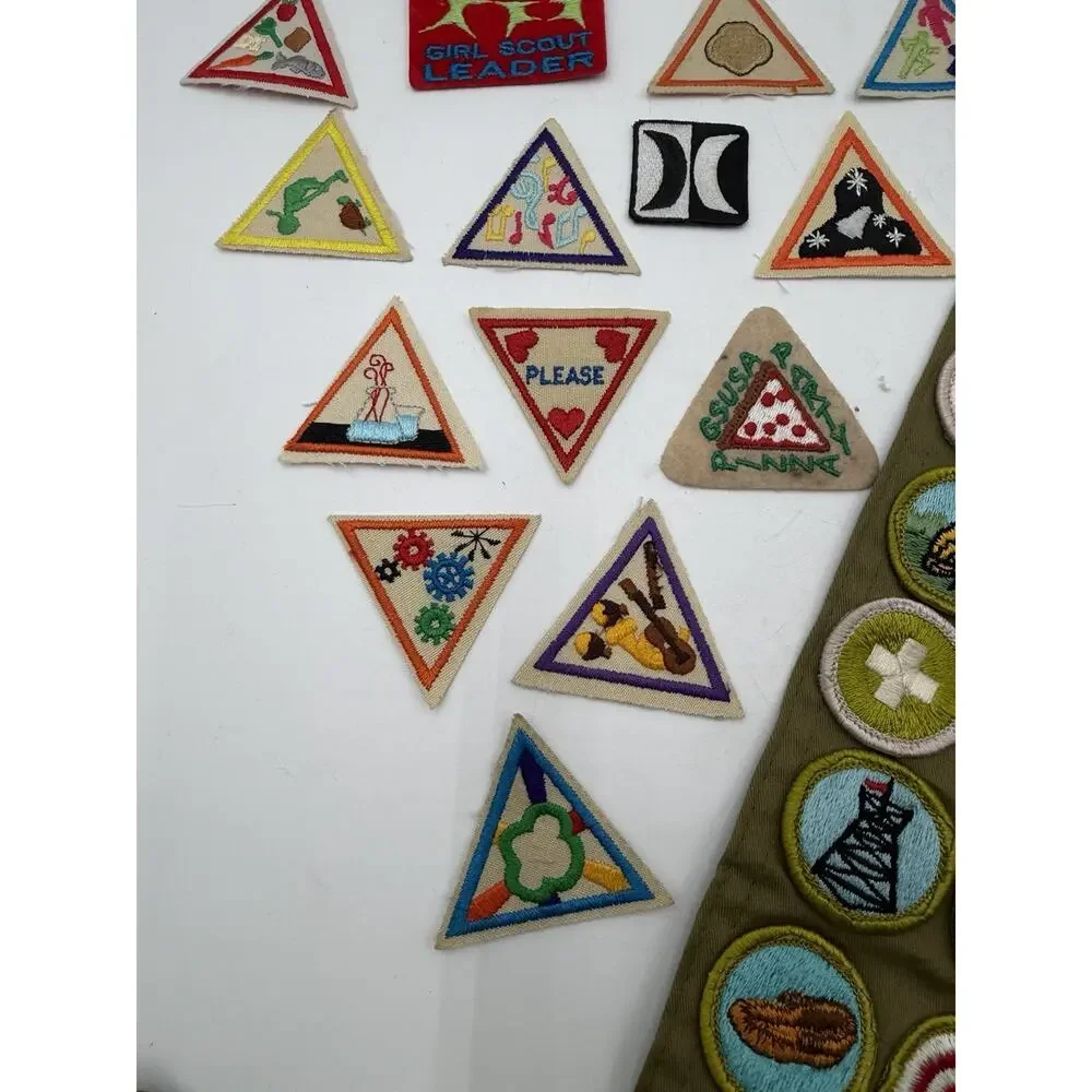 Vintage Girl Scouts Sash Merit Badges Pins Patches Large Mixed Scout Lot